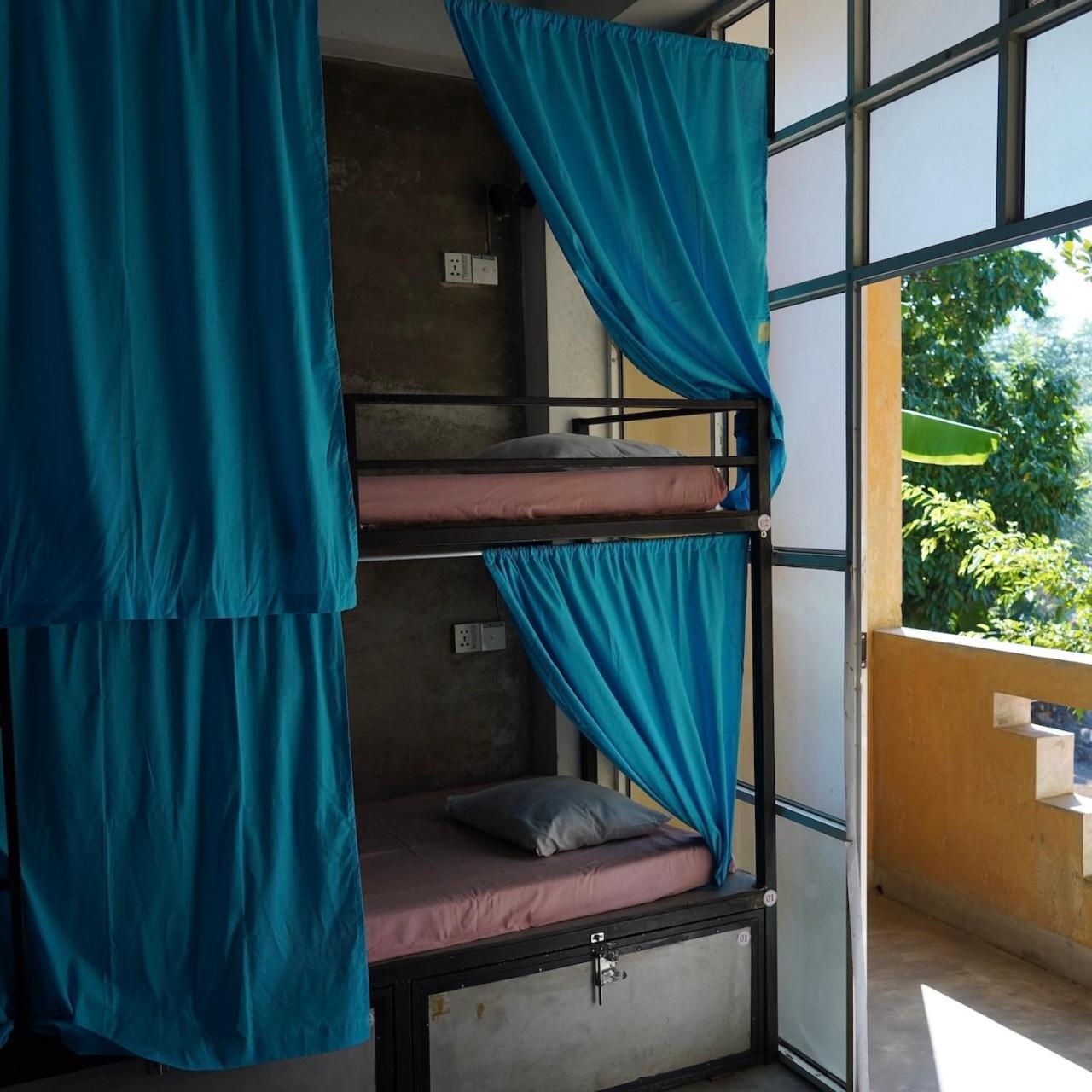 Cycling Backpacker Hostel & Cafe 乌纳瓦图纳 外观 照片
