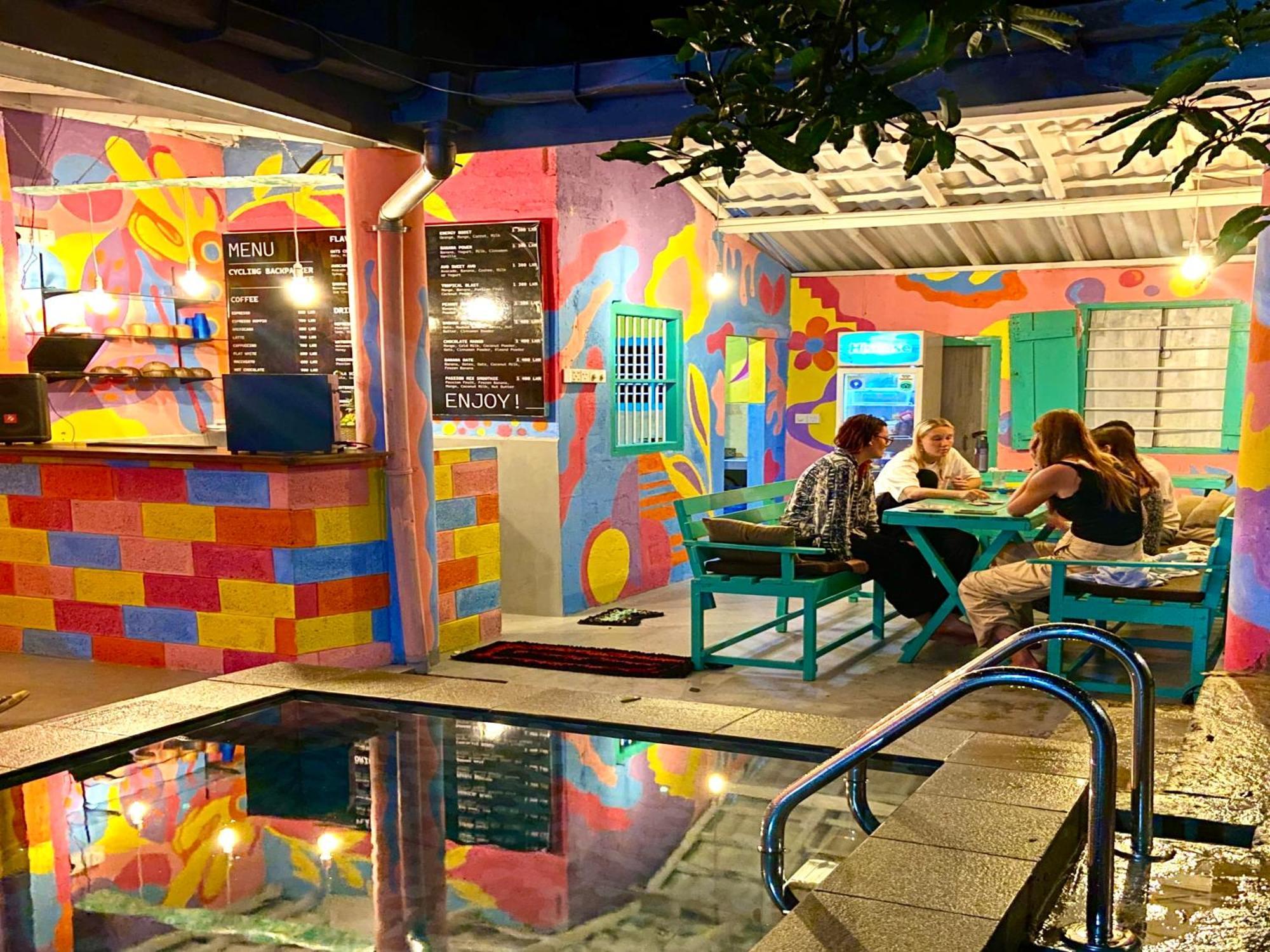 Cycling Backpacker Hostel & Cafe 乌纳瓦图纳 外观 照片