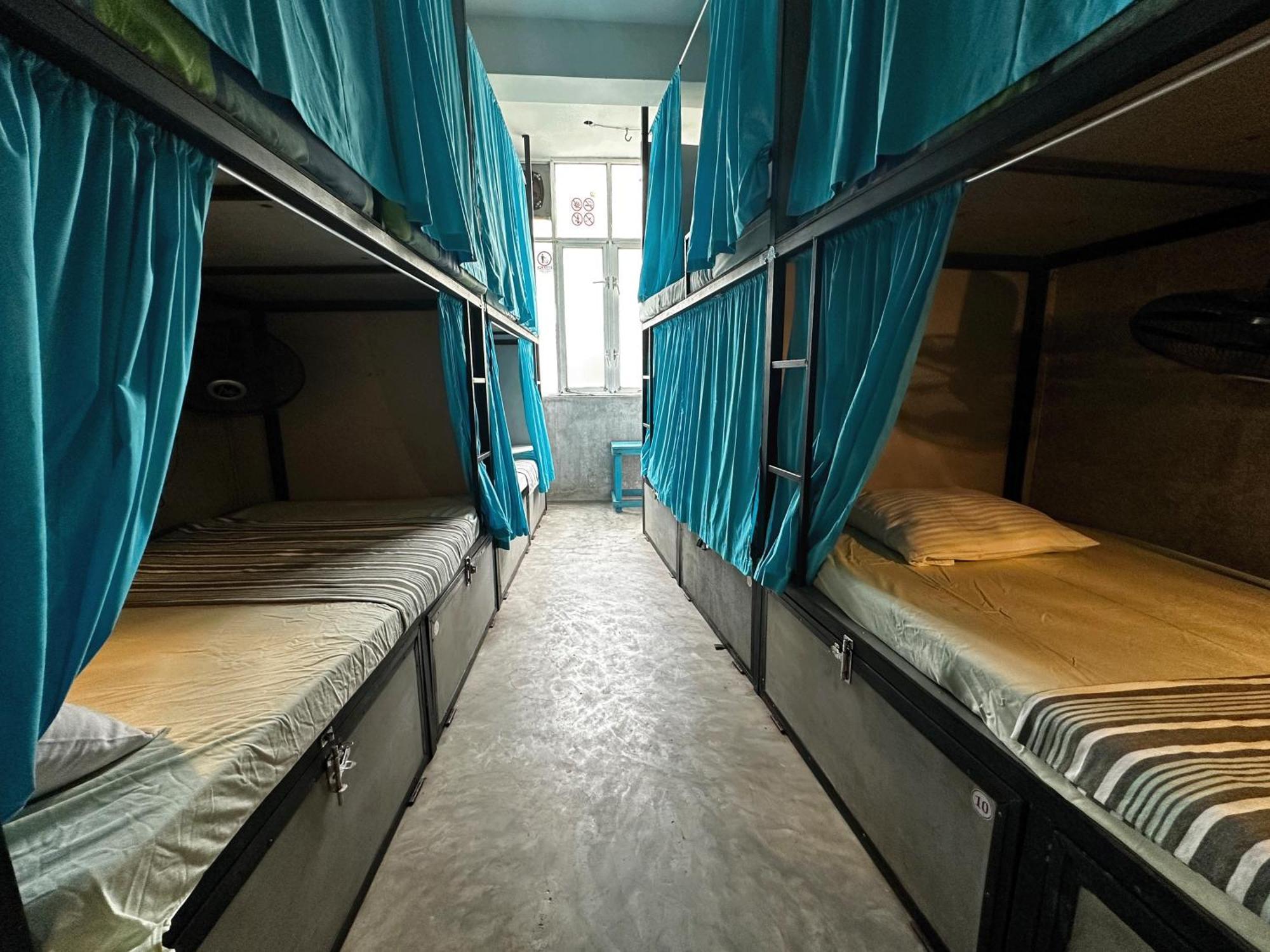 Cycling Backpacker Hostel & Cafe 乌纳瓦图纳 外观 照片